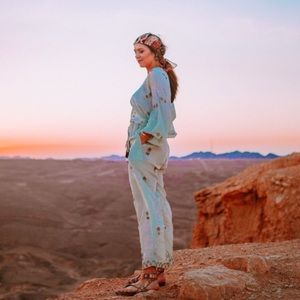 Elegant Blue Floral Women's Outfit